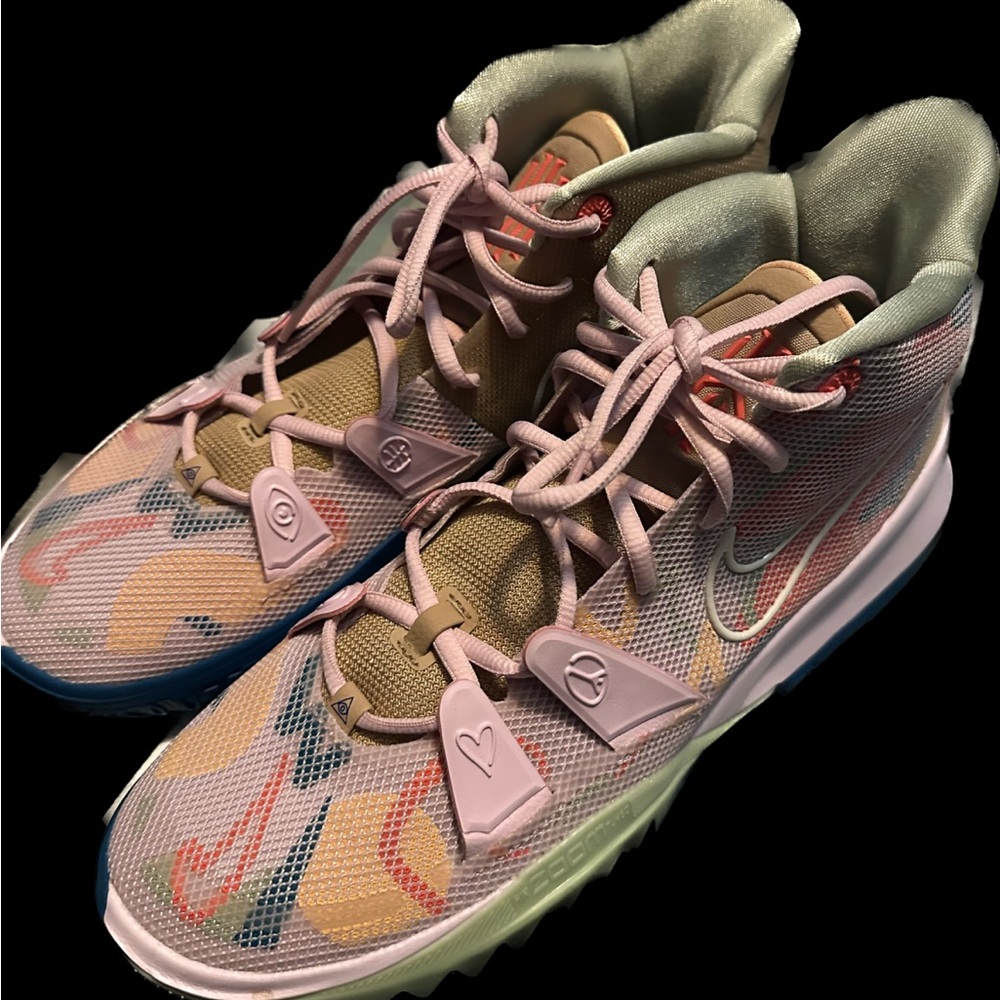 Size 12.5. Nike Kyrie 7 1 World 1 People - Regal Pink 2021